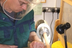 Now David starts to shape the wand working from the tailstock back towards the headstock.