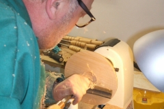 Here Colin can be seen starting the cuts on the inside of his platter, again using tipped tools.
