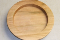 Colin MacKenzie's finished platter, a very nice piece of Elm, the green streaks in the wood give the type of Elm away, this is Wych Elm and native to Scotland.