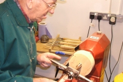 When making the thread, both the tap wrench and the tailstock need to be turned in harmony.