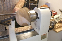 Richard Comfort working the outside of his bowl.